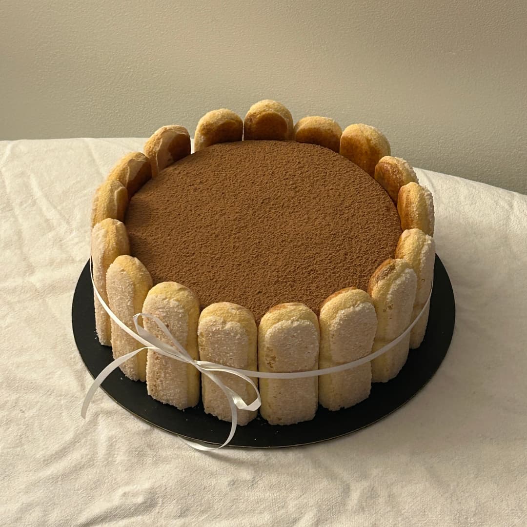 Tiramisu Cake